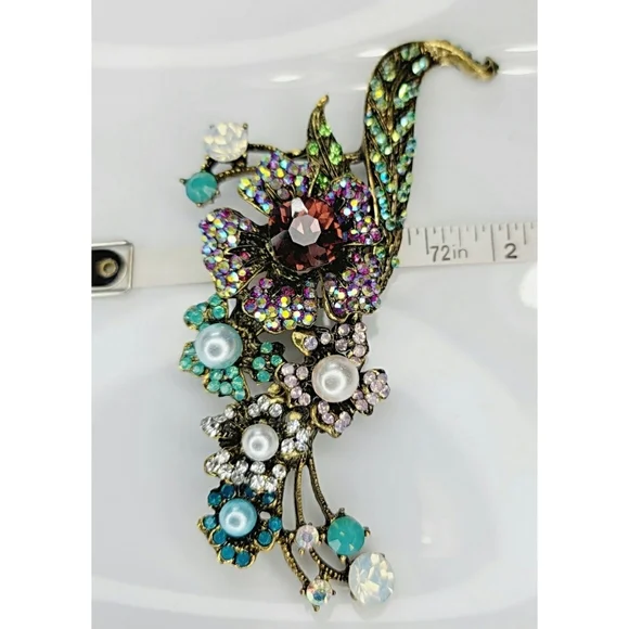 Vintage Look Crystal Embellished Floral Spray Brooch - Picture 6 of 12